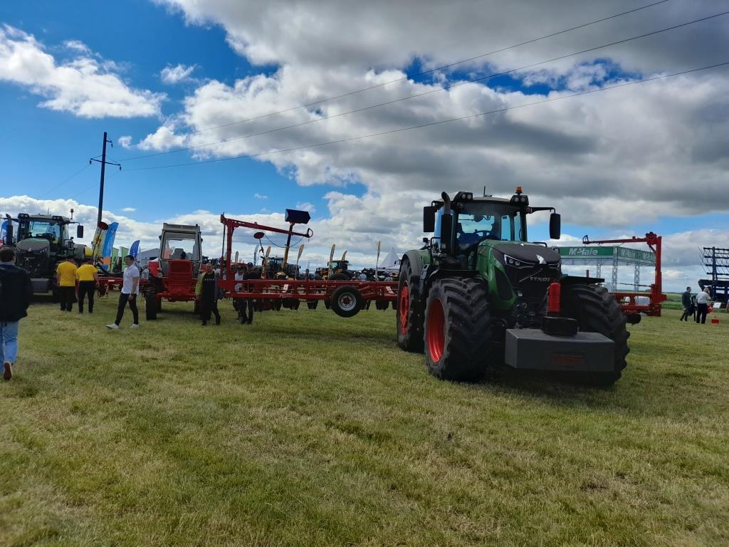 виставка новинок сільськогосподарської техніки